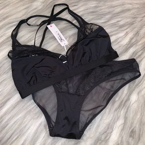 Bisou Black Bralette & Bikini  (Size Medium)
